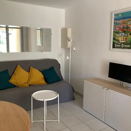 T3 43 M2,belle Terrasse De 20 M2, Idealement Place Apartment *