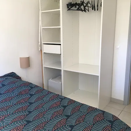 T3 43 M2,belle Terrasse De 20 M2, Idealement Place 아파트